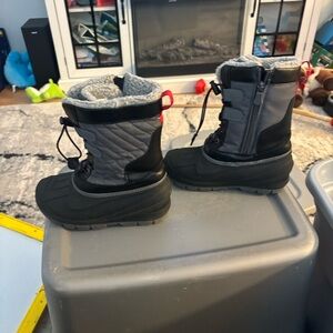 Cat and Jack kids size 1 insulated winter boots